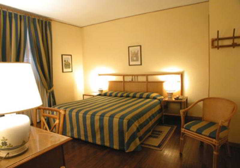 Hotel Laurentia Rome Bagian luar foto